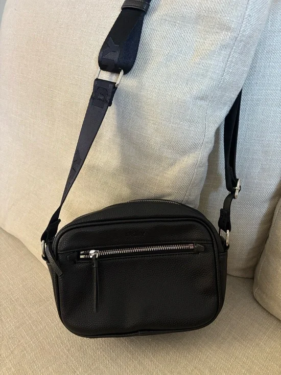 DKNY Black Pebbled Leather Belt Bag with Logo Strap - Picture 2 of 7